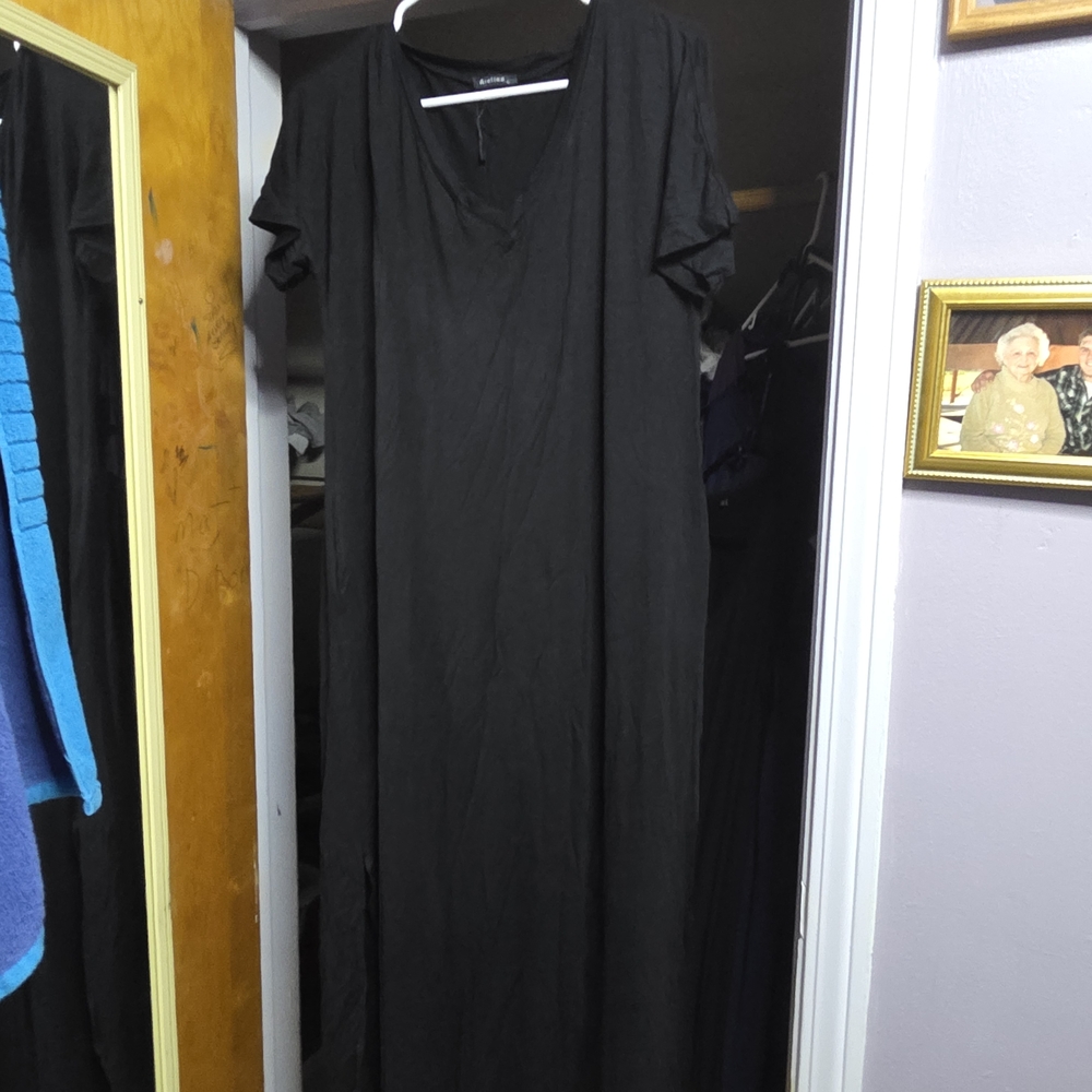 HALARA Black V-Neck Short Sleeve Maxi Dress - Classic Black